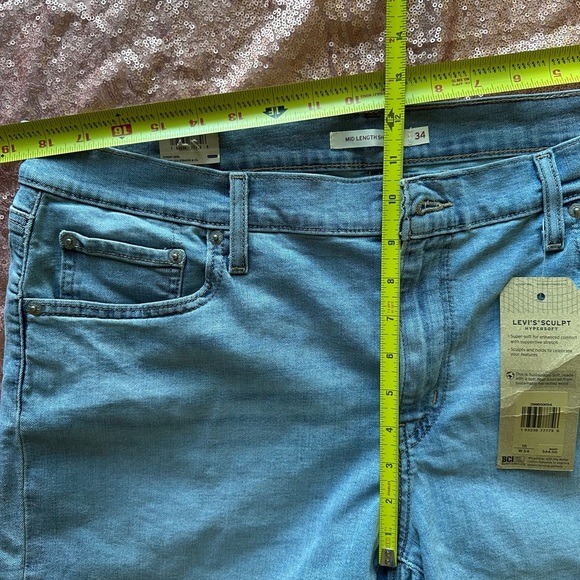 NEW Levi's Women's Mid Length Denim Jean Shorts 18 W34. Classic, Camping - Picture 7 of 8